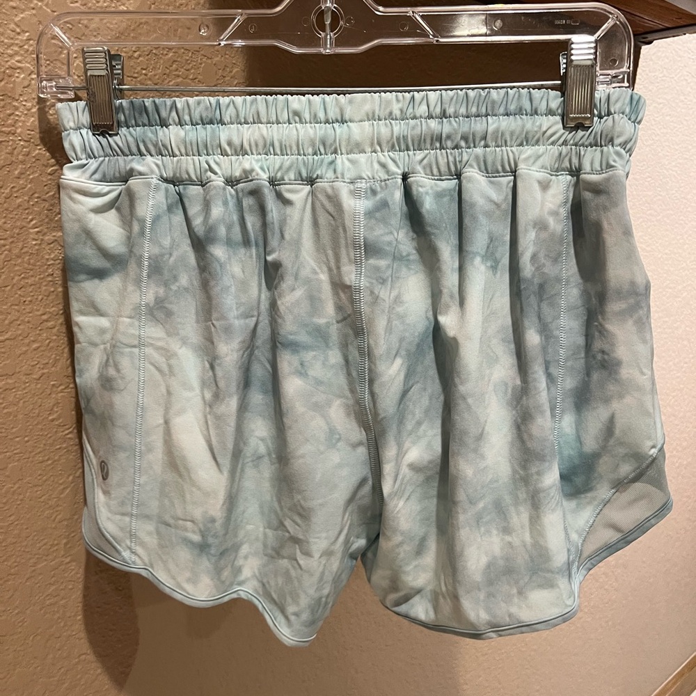 Lululemon Hotty Hot High-Rise Lined Short 4” Never Worn